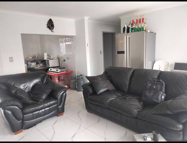 2 BEDROOM SIMPLEX TO LET IN SONNEGLANS